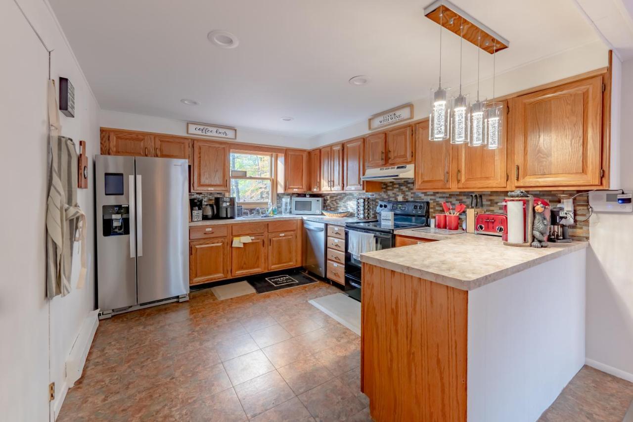 Luxurious House With Largest Hot Tub & Perfect Retreat! * Lake Harmony