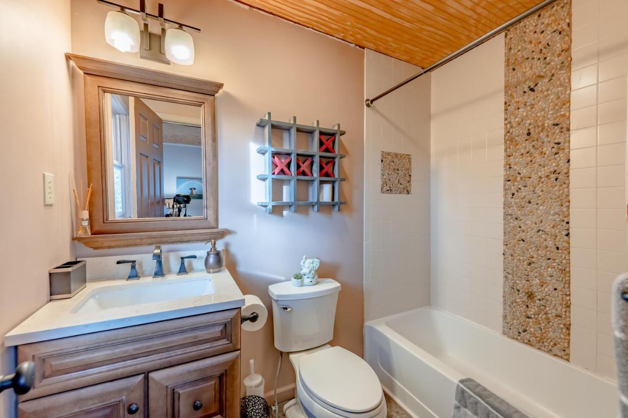 Luxurious House With Largest Hot Tub & Perfect Retreat! Holiday home