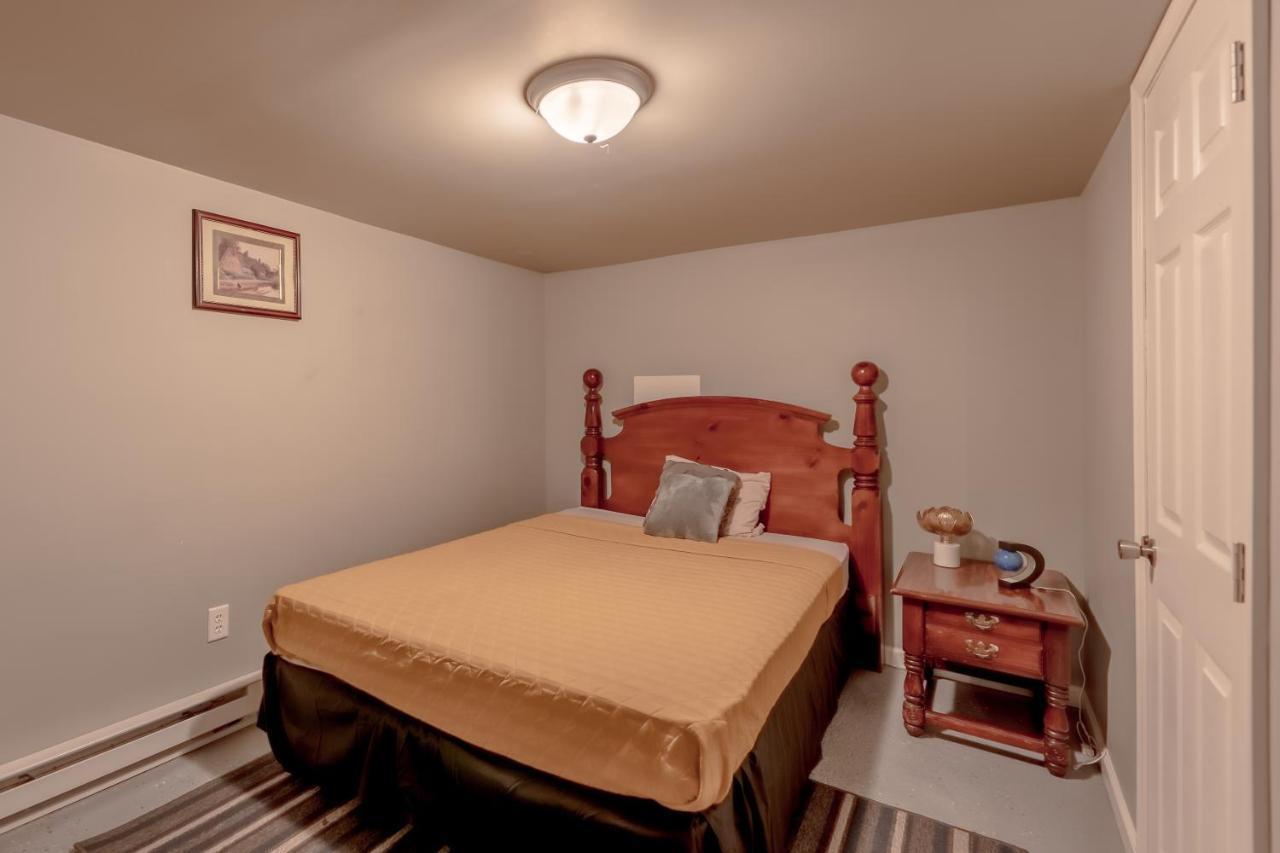 Luxurious House With Largest Hot Tub & Perfect Retreat! Holiday home