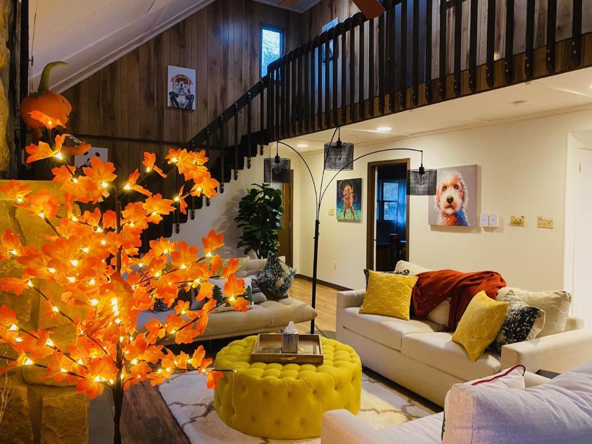 Holiday home Luxurious House With Largest Hot Tub & Perfect Retreat!